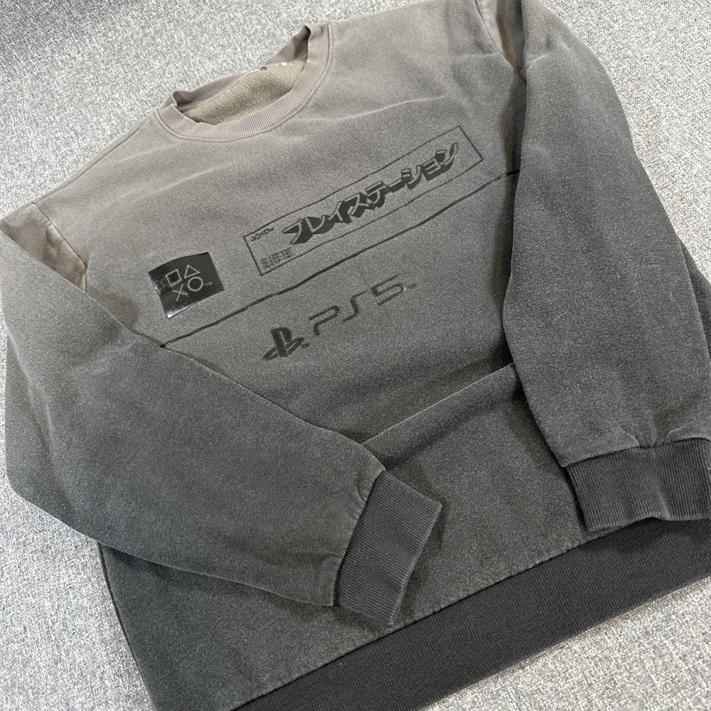 PlayStation PS5 Crewneck Sweatshirt Mens Large Gray Black Graphic